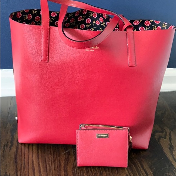 kate spade Handbags - Kate Spade Bag with matching wallet
